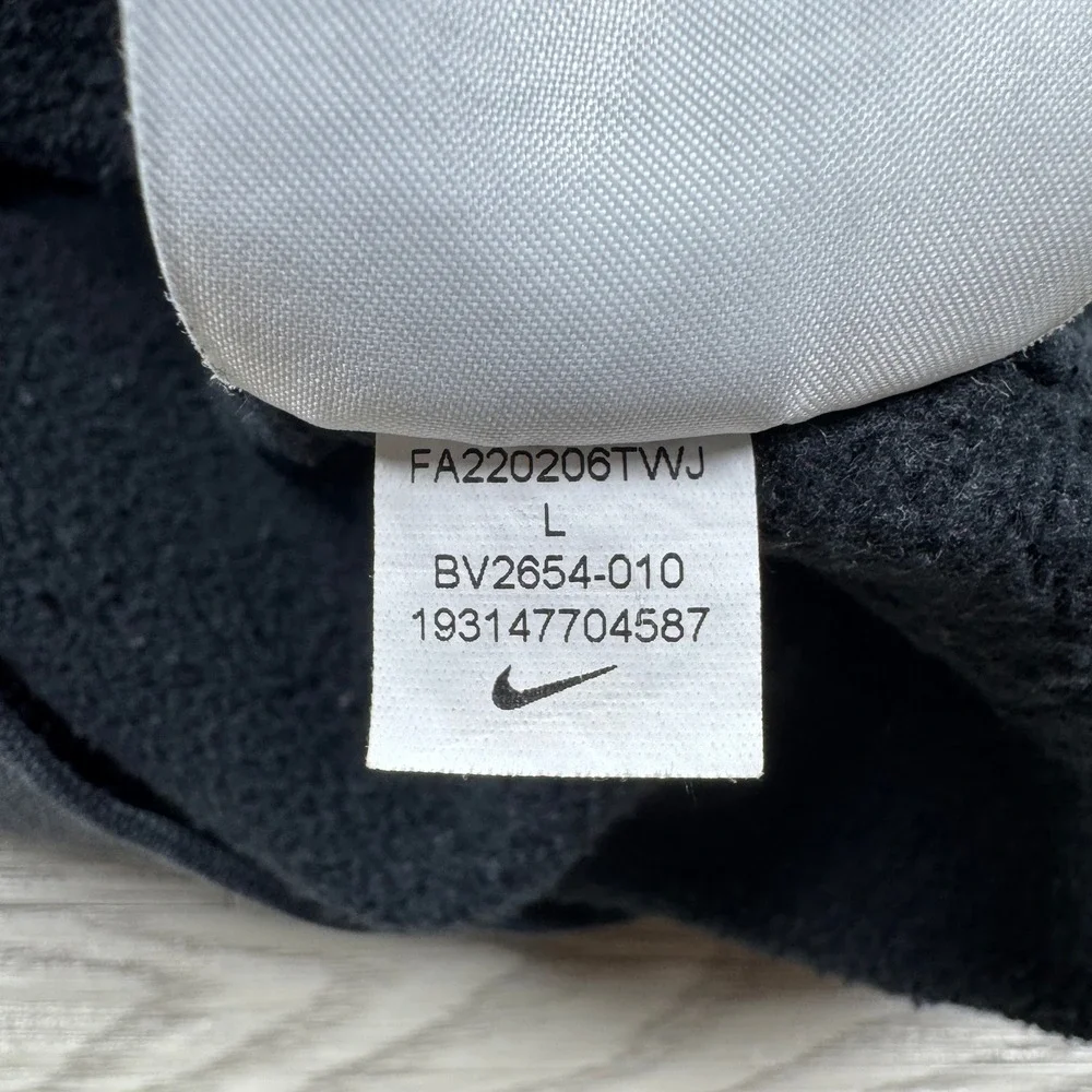 Nike *orders ship
